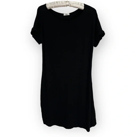 black flowy t shirt dress Women’s Ruffle V-Neck T-Shirt Dress – Billy T Black / S